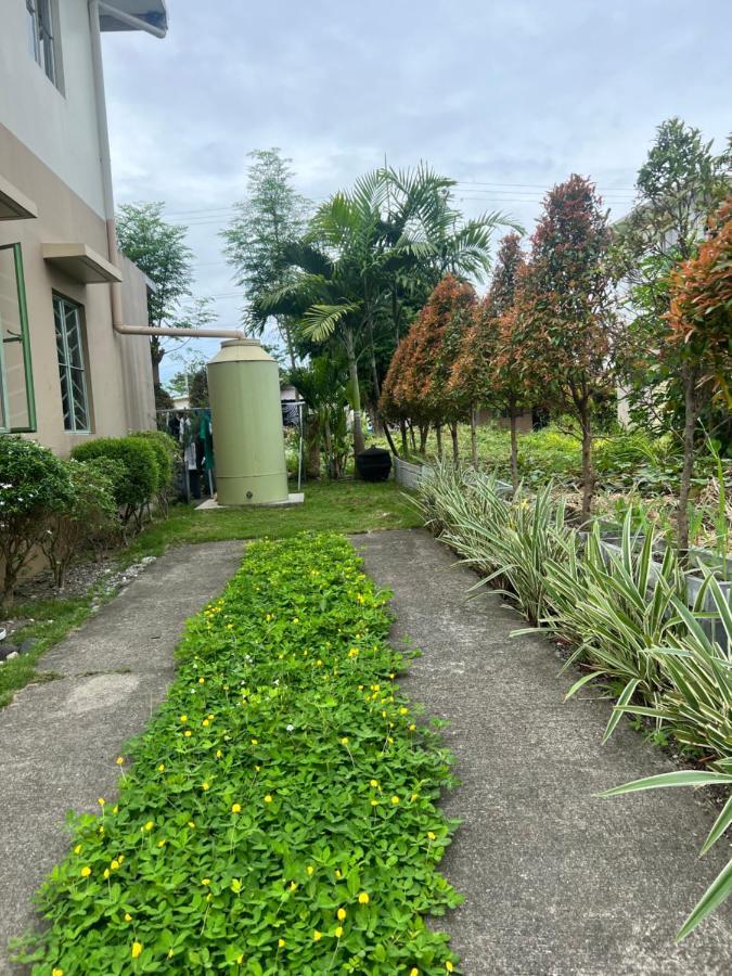 Beach Resorts Walking Distance To The Town House Davao Luaran gambar