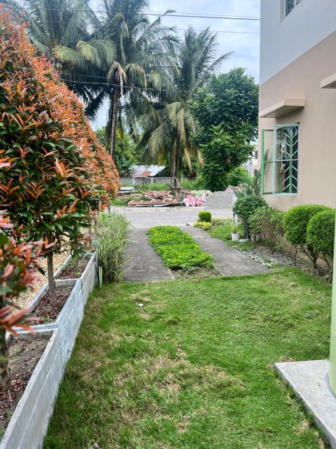 Beach Resorts Walking Distance To The Town House Davao Luaran gambar