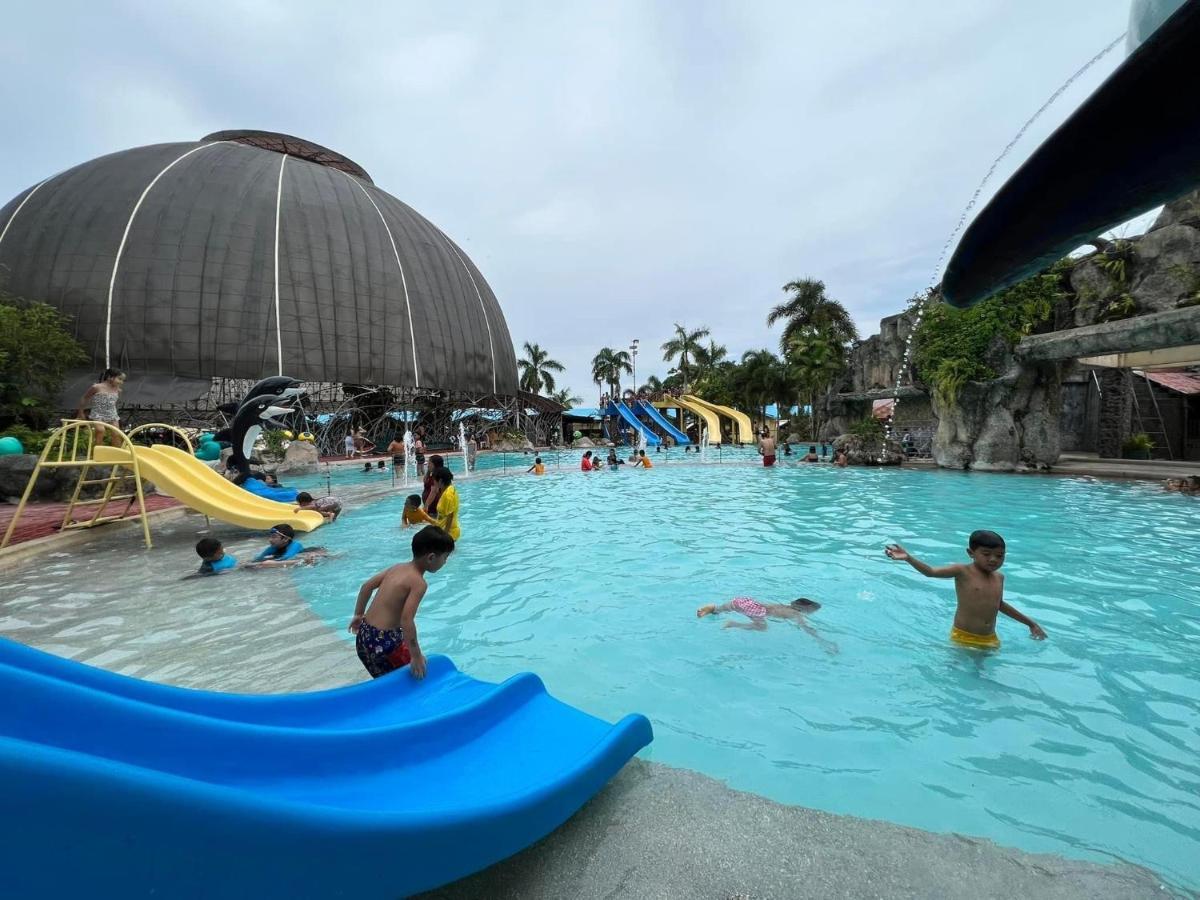 Beach Resorts Walking Distance To The Town House Davao Luaran gambar